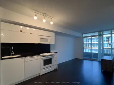 151 Dan Leckie Way 836, Toronto, On M5v 4b2