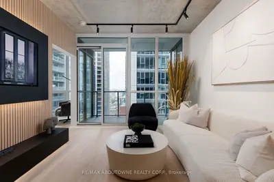 88 Blue Jays Way 2301, Toronto, On M5v 0l7