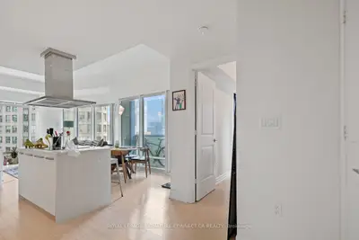 #808 8 The Esplanade, Toronto C08, On, M5e 0a6