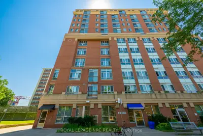 15 Maplewood Avenue Ph 6, Toronto, On M6c 4b4