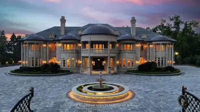 8 High Point Road, Toronto, On M3b 2a4
