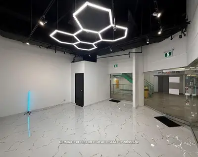 222 Spadina Avenue 139, Toronto, On M5t 3b3