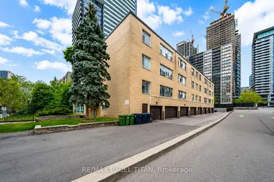 Condo Apartment in Toronto