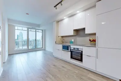 28 Freeland Street 4106, Toronto, On M5e 0e3