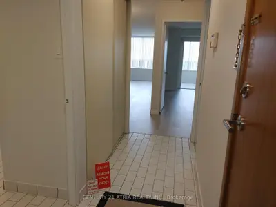 195 Wynford Drive 907, Toronto, On M3c 3p3