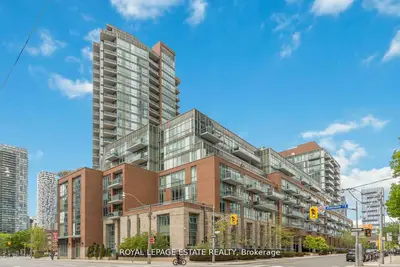 Condo Apartment in Toronto