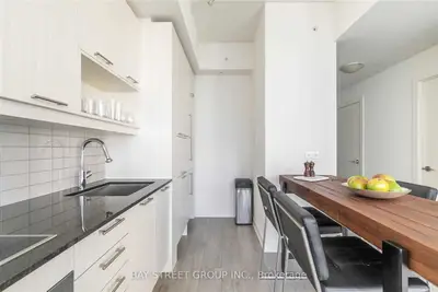 30 Nelson Street 1603, Toronto, On M5v 0h5