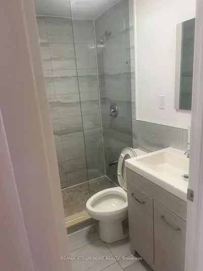 410 Spadina Avenue 201, Toronto, On M5t 2g7