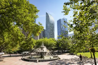 8 The Esplanade Avenue 1502, Toronto, On M5e 0a6