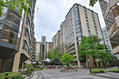 Condo Apartment in Toronto