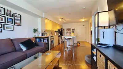 Condo Apartment in Toronto