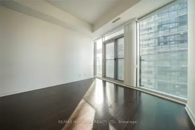 14 York Street 2810, Toronto, On M5j 0b1