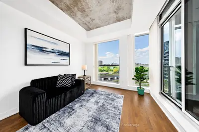 20 Minowan Miikan Lane 717, Toronto, On M6j 0e5
