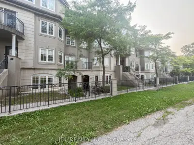 Condo Townhouse in Toronto