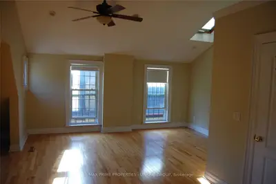39 Whitehall Road Upper, Toronto, On M4w 2c5