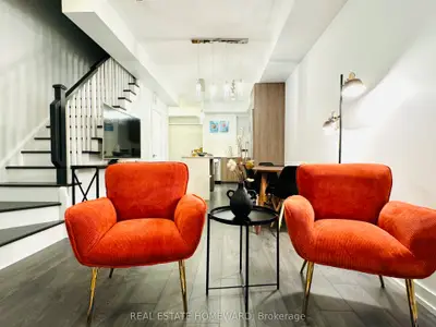 17 St. Bartholomew Street, Toronto, On M5a 0a3