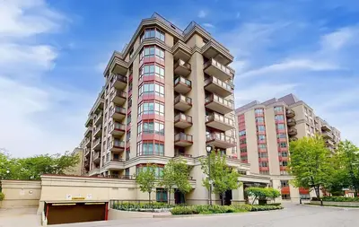 Condo Apartment in Toronto