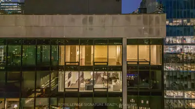 30 Wellington Street E 2202, Toronto, On M5e 1s3