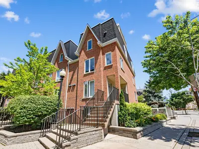 Condo Townhouse in Toronto