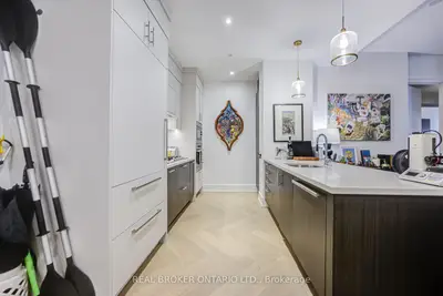 29 Queens Quay E 916, Toronto, On M5e 0a4