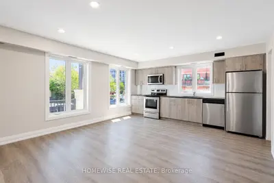 Att/Row/Townhouse in Toronto