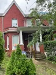 Att/Row/Townhouse in Toronto