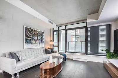 Condo Apartment in Toronto