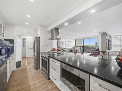 Condo Apartment in Toronto