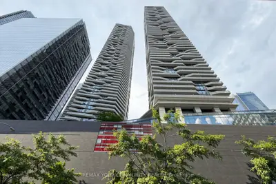 88 Harbour Street 3702, Toronto, On M5j 1b7