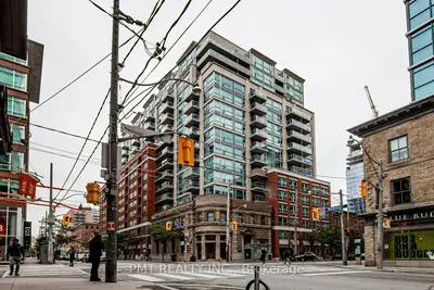 Condo Apartment in Toronto