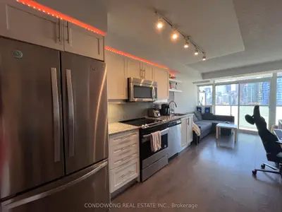 Condo Apartment in Toronto