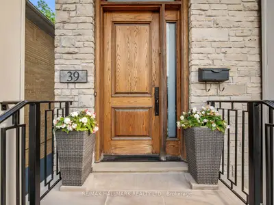 39 Glenforest Road, Toronto, On M4n 1z7