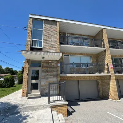 Triplex in Toronto
