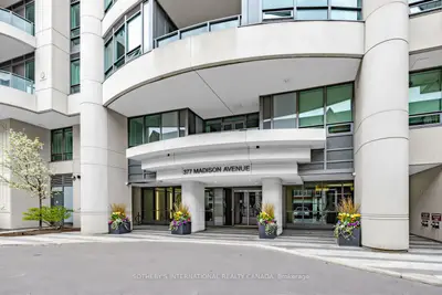 Condo Apartment in Toronto