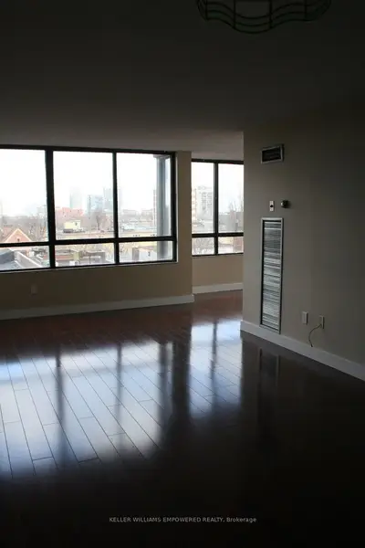 117 Gerrard Street E 609, Toronto, On M5b 2l4
