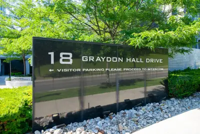 18 Graydon Hall Drive 212, Toronto, On M3a 0a4