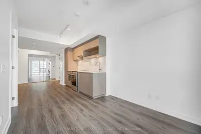 100 Queen Street E 1717, Toronto, On M5c 0b5