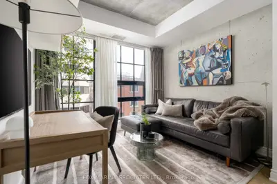 Condo Apartment in Toronto