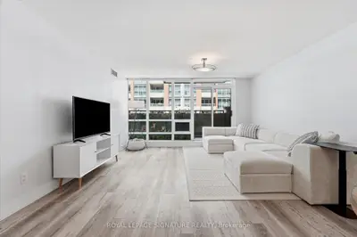 Condo Apartment in Toronto