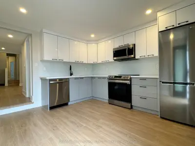 Att/Row/Townhouse in Toronto