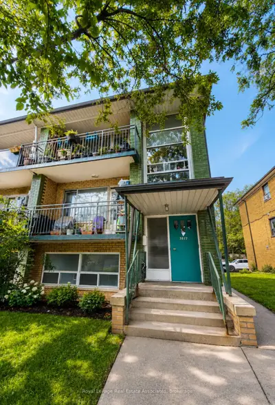 3877 Bathurst Street 1, Toronto, On M3h 3n4