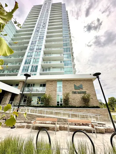 10 Deerlick Court 302, Toronto, On M3a 0a7