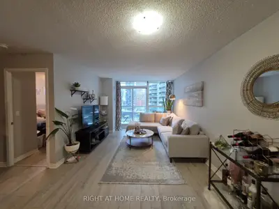Condo Apartment in Toronto