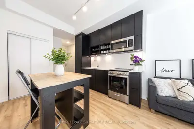 Condo Apartment in Toronto