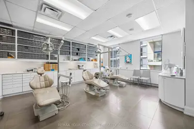 1240 Bay Street 706, Toronto, On M5r 2a7