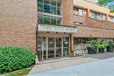 3 Duplex Avenue 102, Toronto, On M2m 4g6