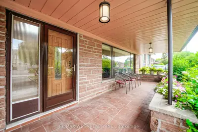 14 Model Avenue, Toronto, On M3h 1w1