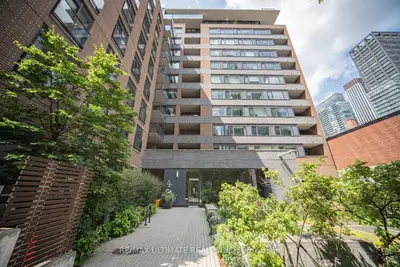 Condo Apartment in Toronto