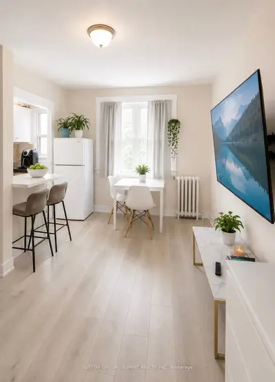 Condo Apartment in Toronto