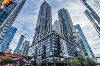 Condo Apartment in Toronto